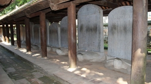 Exposition sur le Temple de la Littérature Quoc Tu Giam et les concours mandarinaux